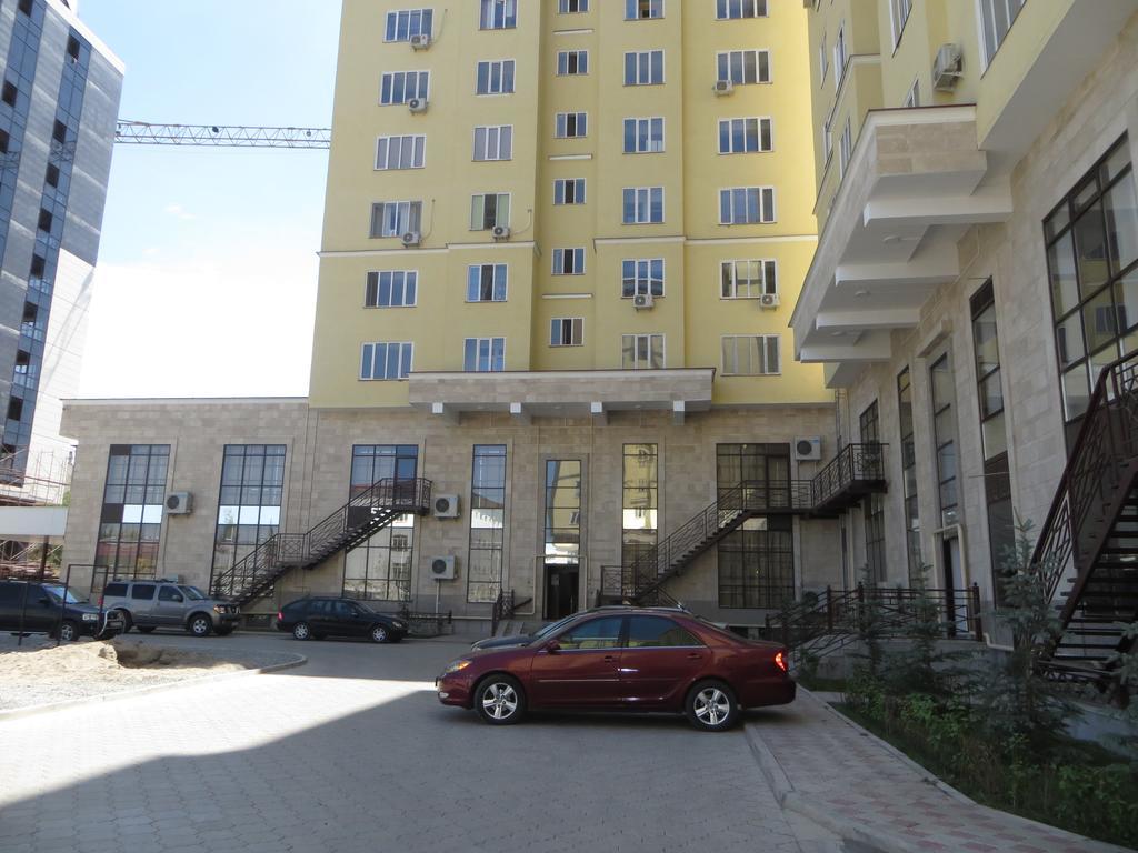 Maximus Apartament Bishkek Apartment Exterior photo